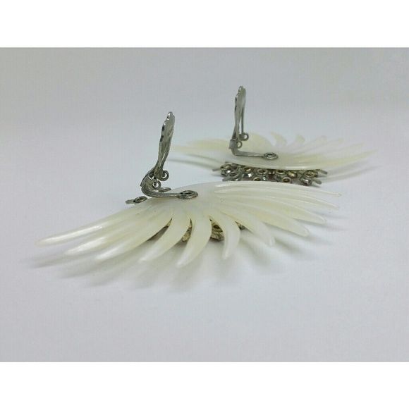 Vintage rhinestone starburst fan clip on earrings - Picture 5 of 5